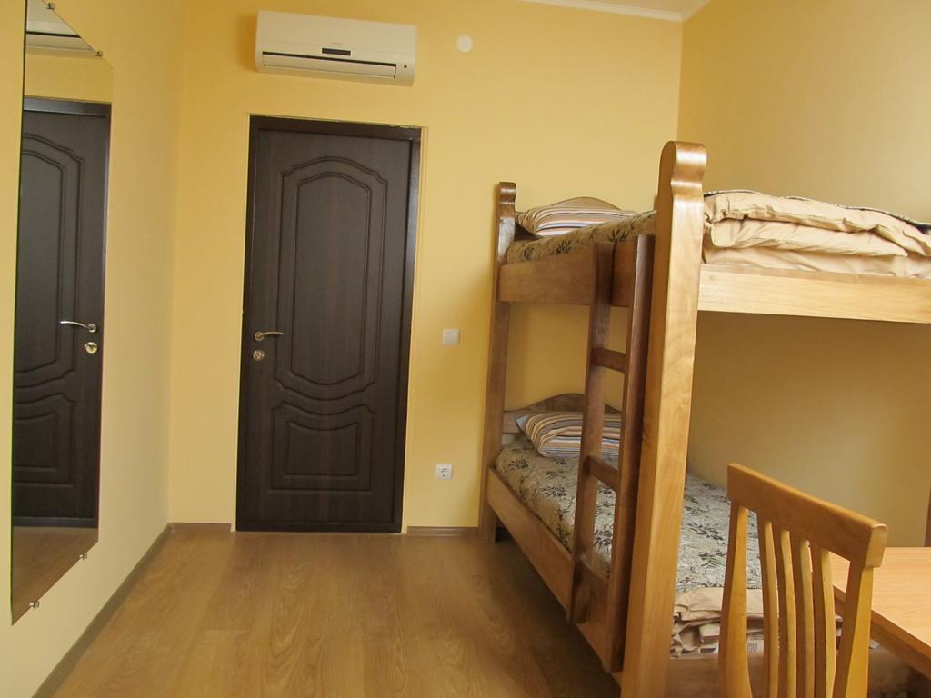Mini-Hotel Na Pidgradskiy Uzhhorod Room photo