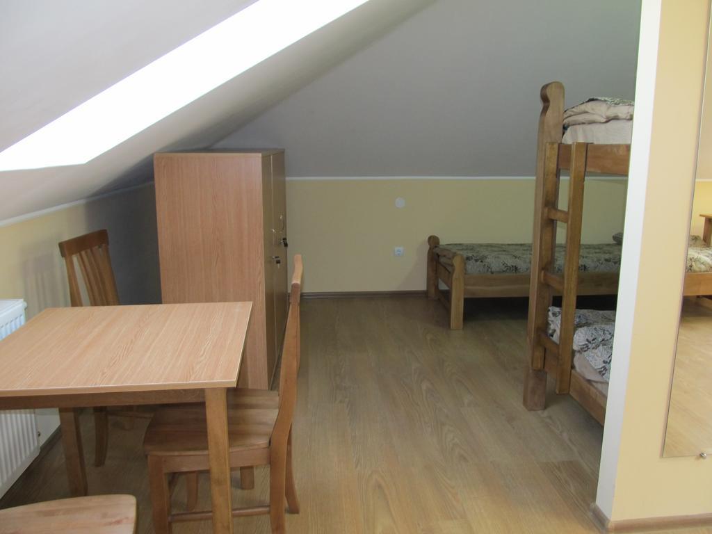Mini-Hotel Na Pidgradskiy Uzhhorod Room photo
